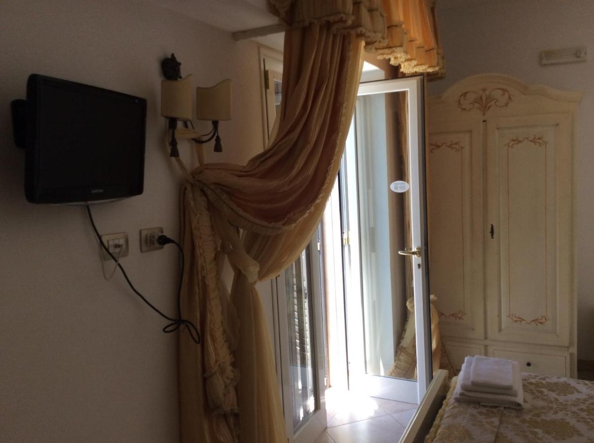 מארוג'ו B&B Delle Rose מראה חיצוני תמונה