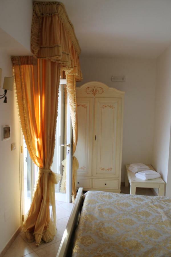 מארוג'ו B&B Delle Rose מראה חיצוני תמונה